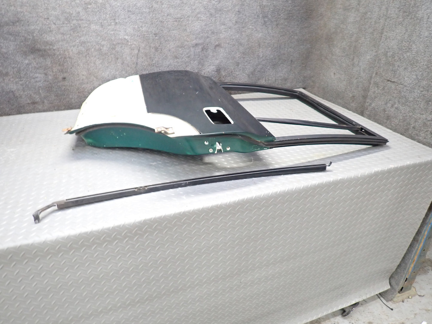 1996-1997 Lexus FZJ80L LX450 Rear Left Door Shell Panel Green