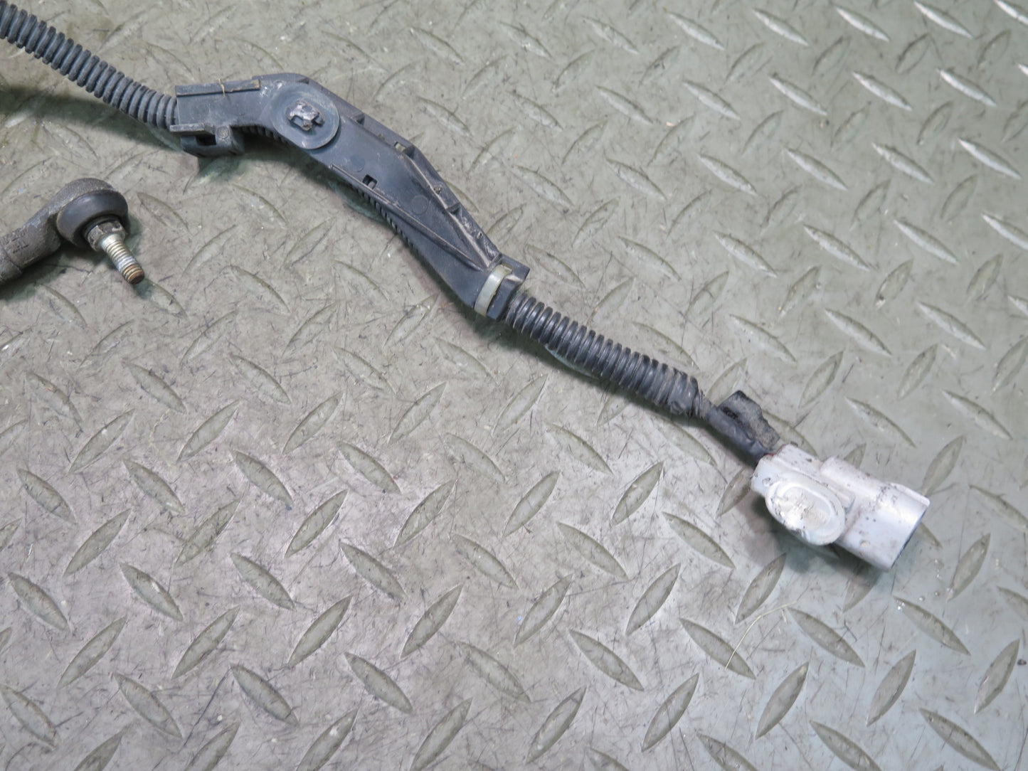 01-05 Lexus JCE10L IS300 Front Suspension Height Sensor OEM