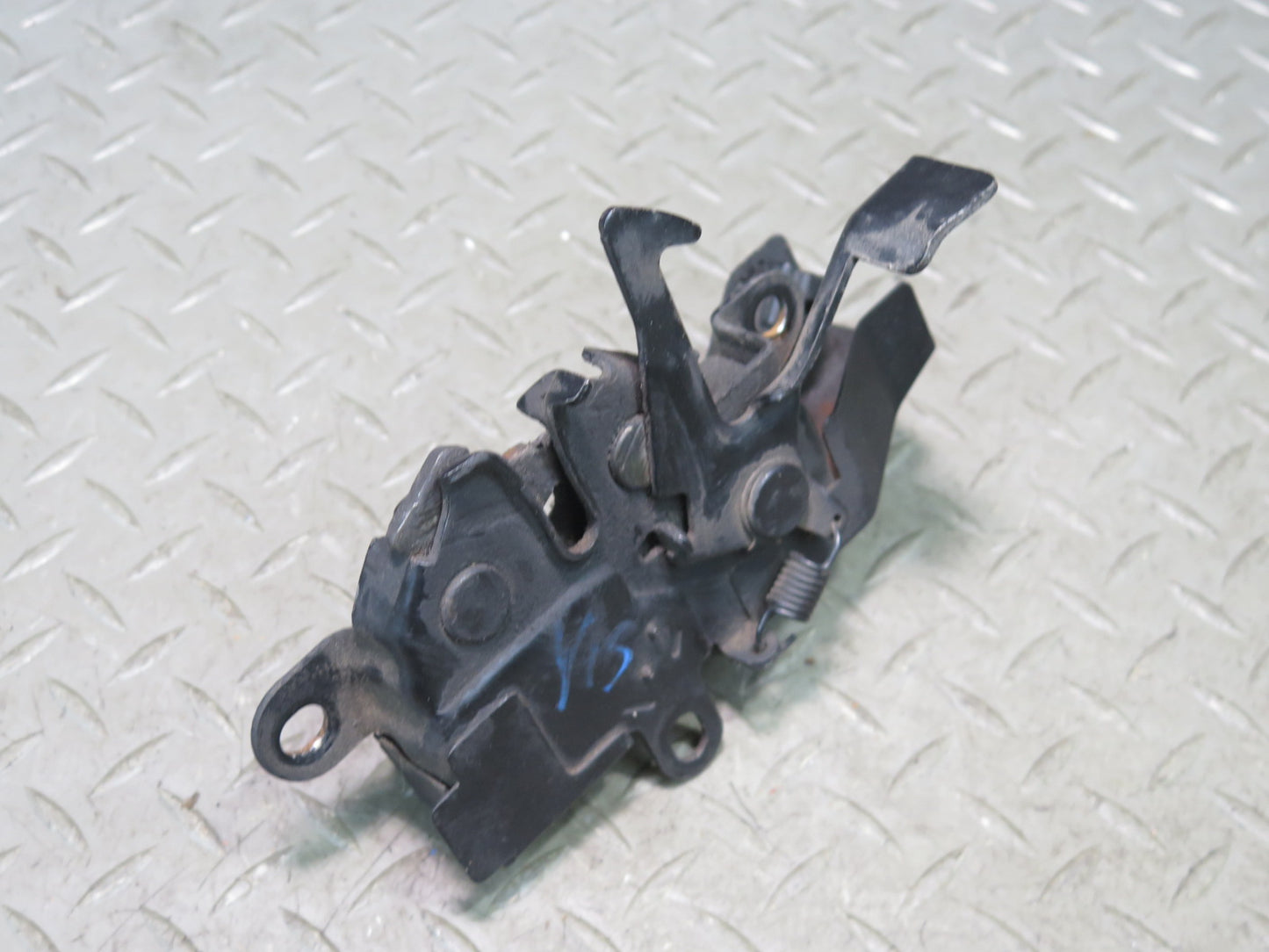 01-05 Lexus JCE10L IS300 Front Hood Lock Latch OEM