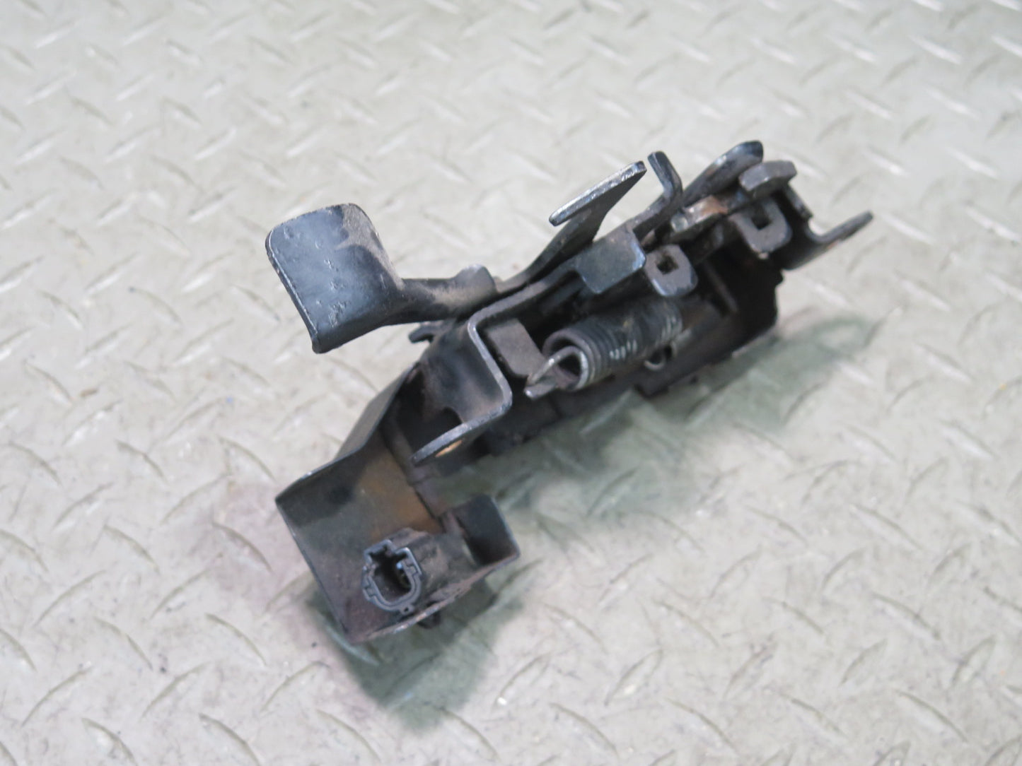 01-05 Lexus JCE10L IS300 Front Hood Lock Latch OEM