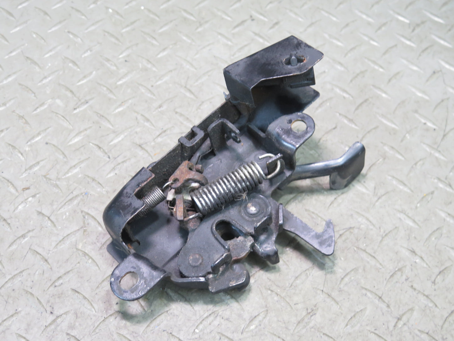01-05 Lexus JCE10L IS300 Front Hood Lock Latch OEM