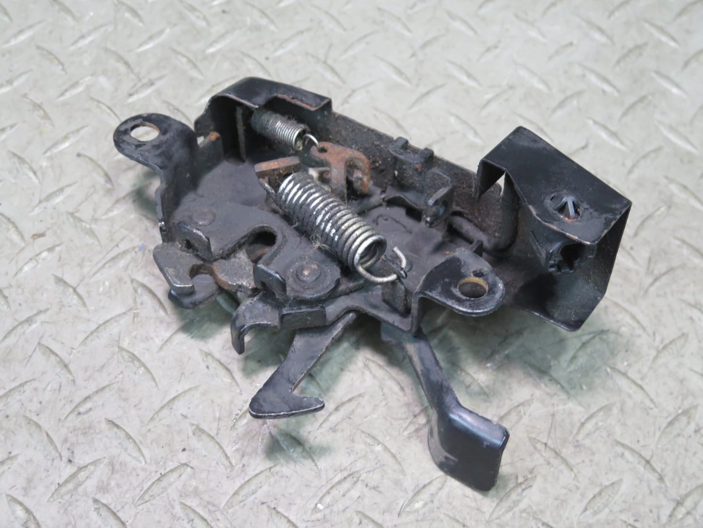 01-05 Lexus JCE10L IS300 Front Hood Lock Latch OEM