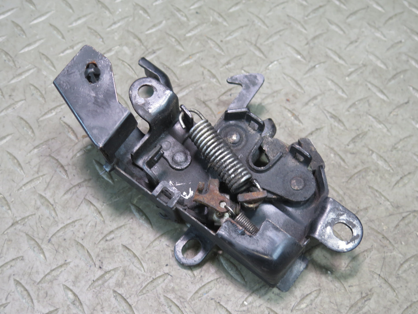 01-05 Lexus JCE10L IS300 Front Hood Lock Latch OEM