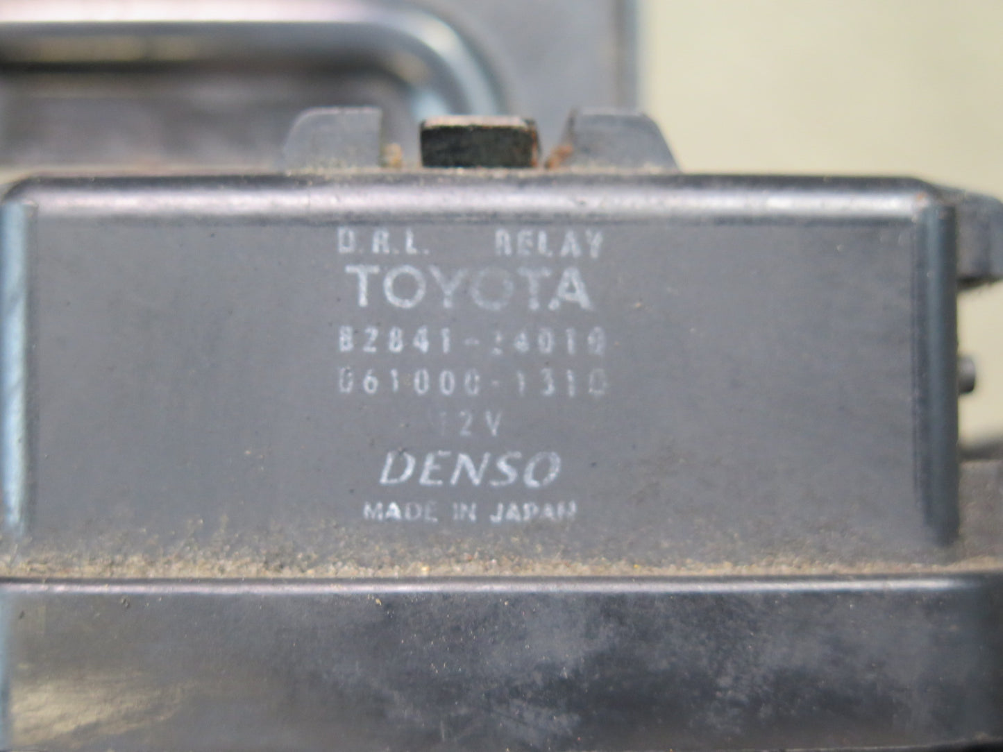 01-05 Lexus JCE10L IS300 Daytime Running Light Relay 82840-53010 OEM
