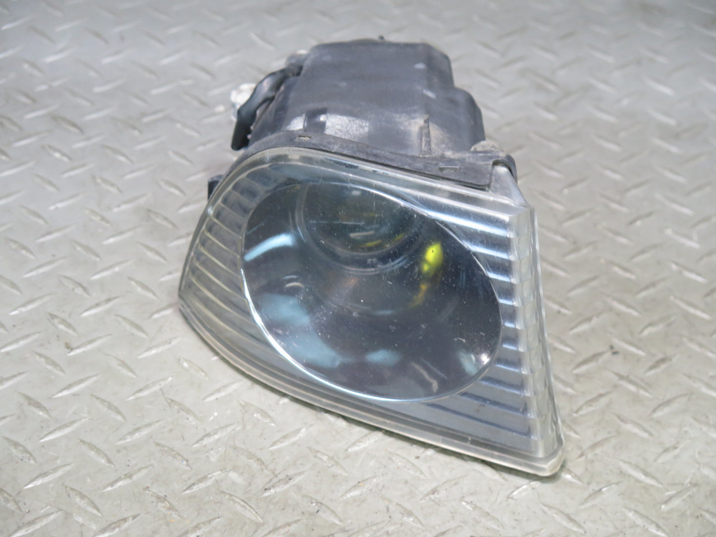 04-05 Lexus IS300 JCE10L Sedan Front Left Fog Light Lamp OEM