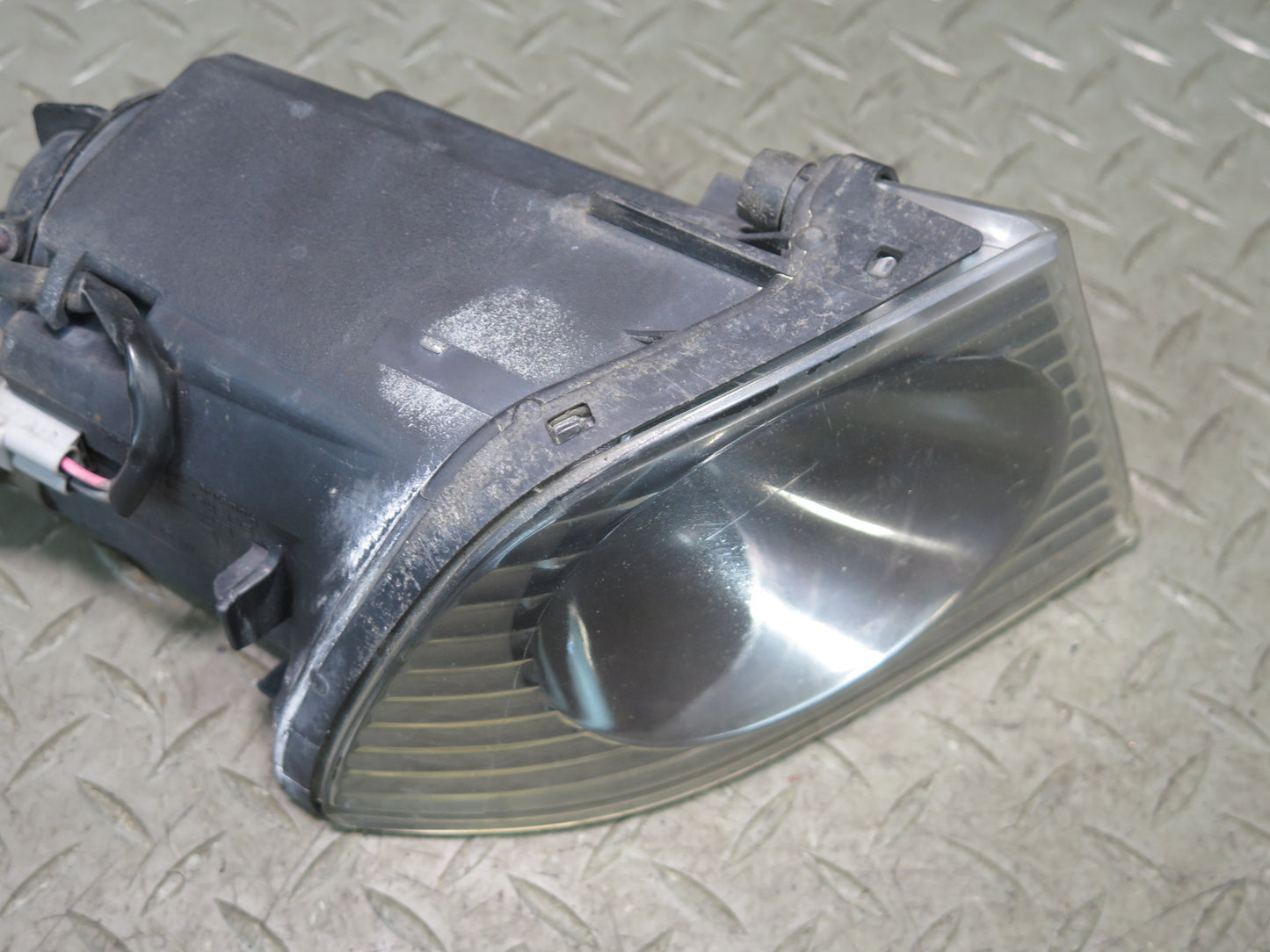 04-05 Lexus IS300 JCE10L Sedan Front Left Fog Light Lamp OEM