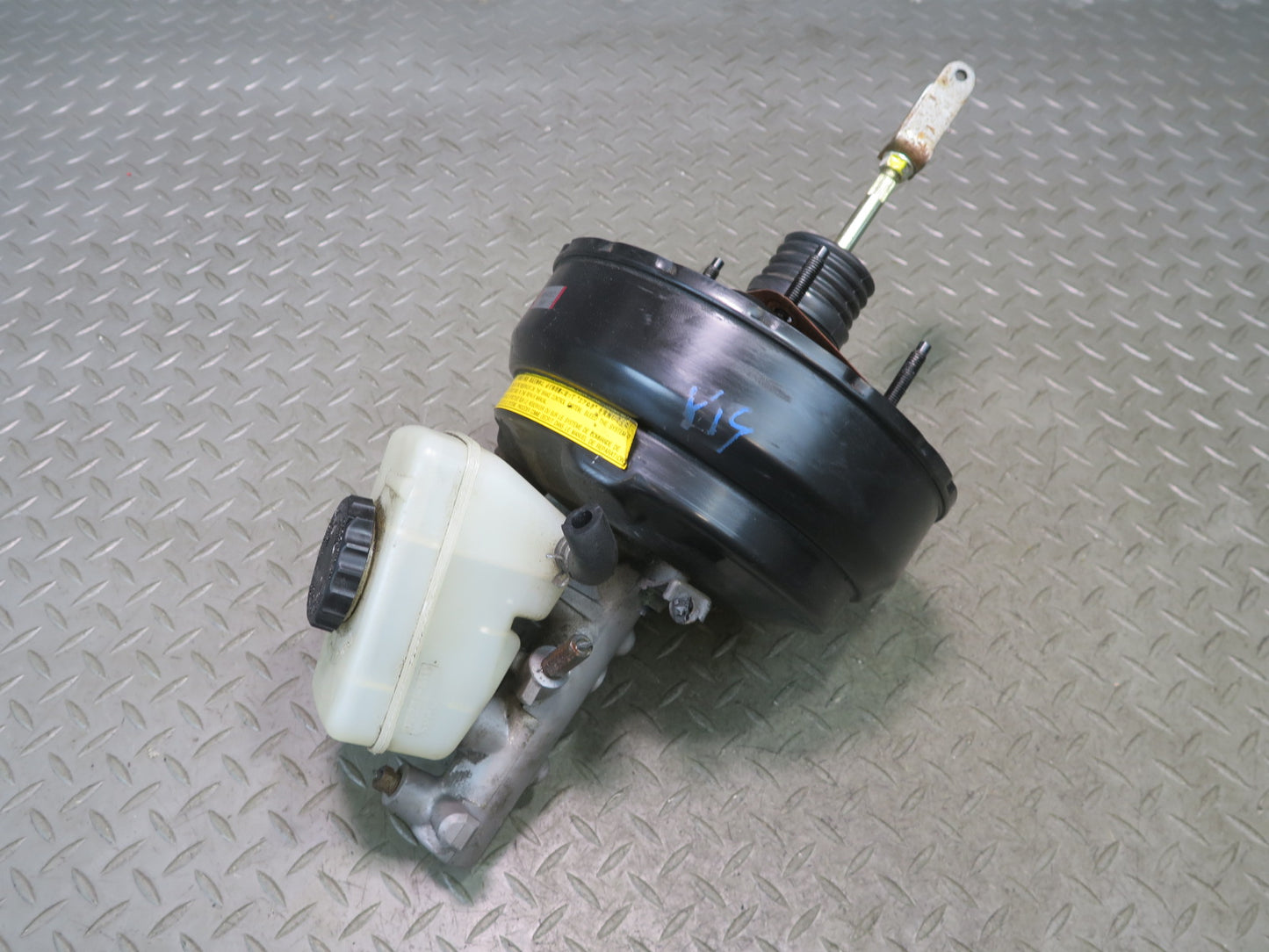 02-05 Lexus JCE10L IS300 Brake Master Cylinder Booster Fluid Reservoir OEM