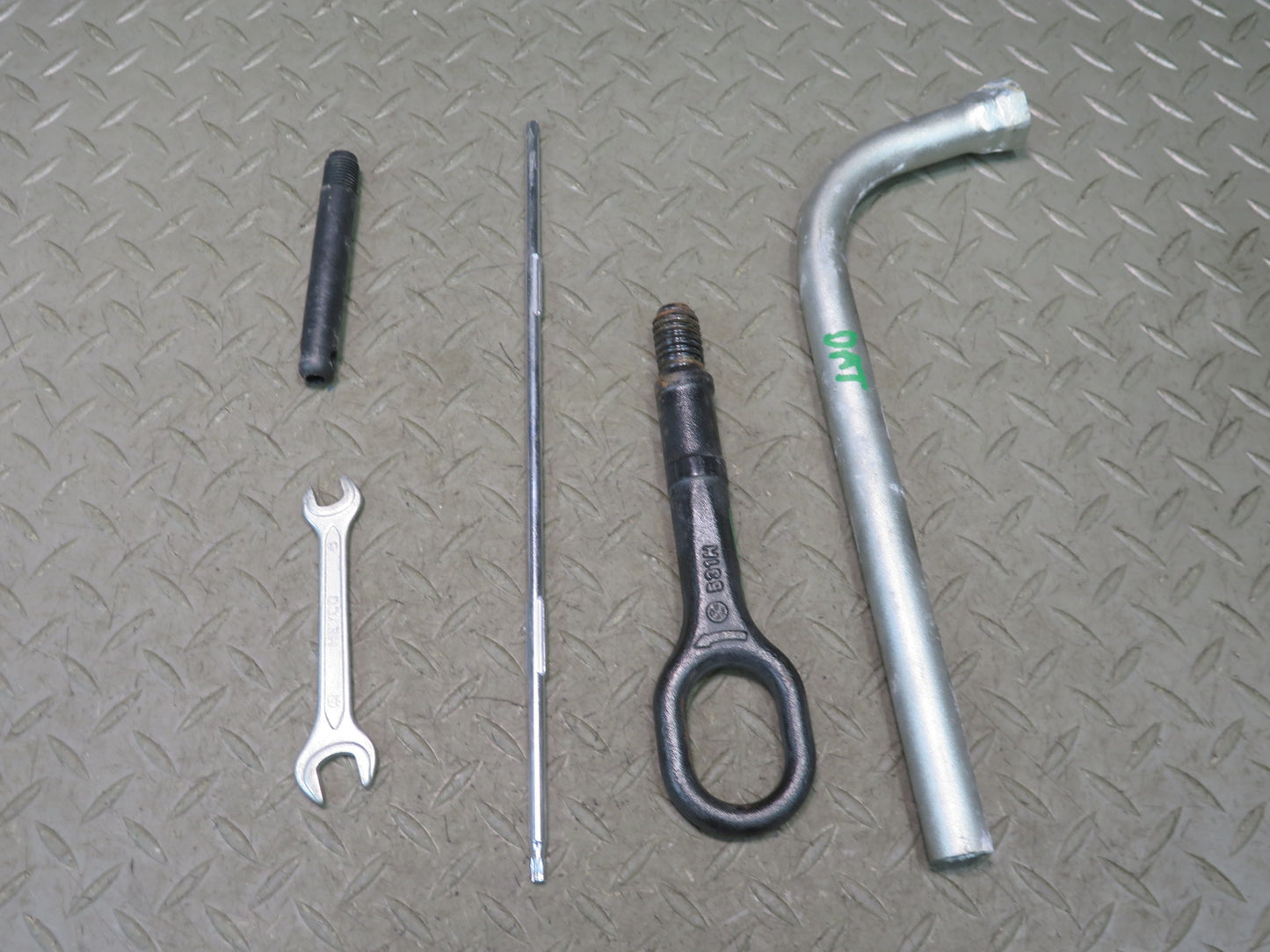 08-15 Audi TT S 8J Spare Tire Emergency Tool Repair KIT Set OEM