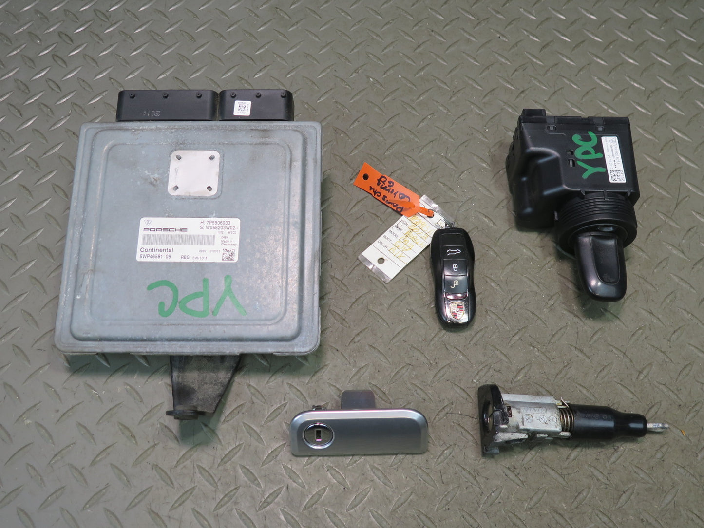 2013 Porsche Cayenne 958 4.8L M48.02 Engine ECU ECM Ignition Lock KEY Set