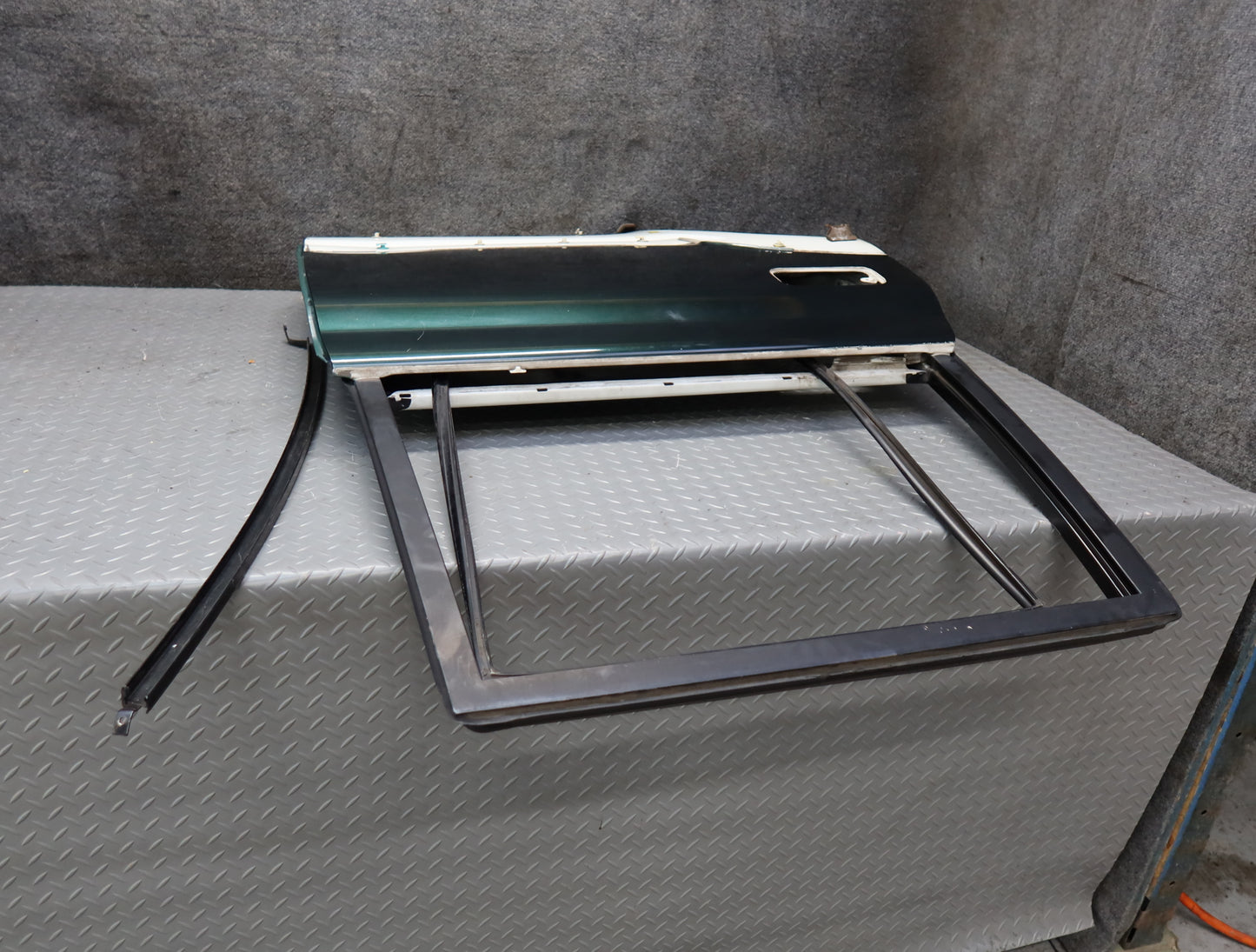 1996-1997 Lexus FZJ80L LX450 Rear Right Door Shell Panel Green