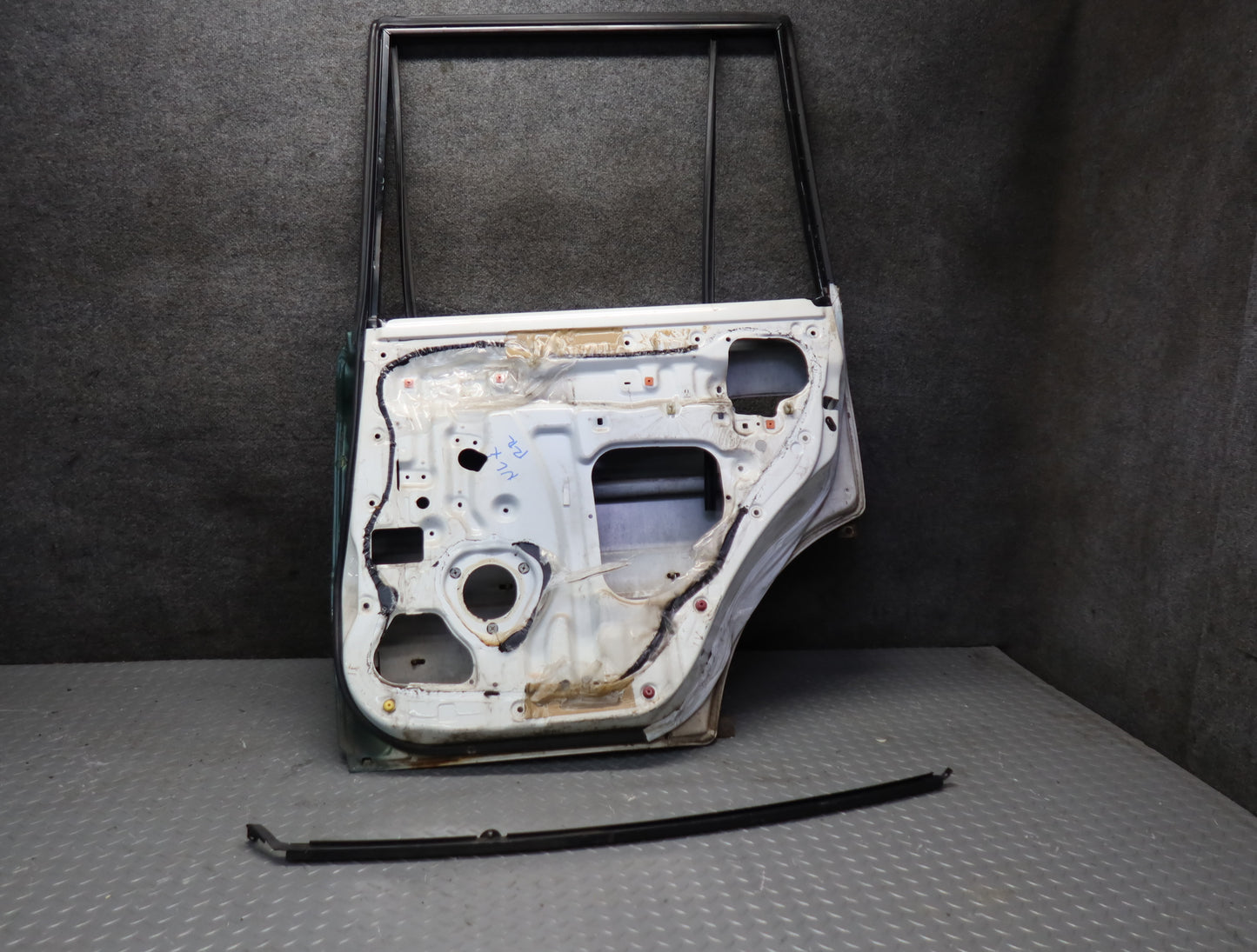 1996-1997 Lexus FZJ80L LX450 Rear Right Door Shell Panel Green