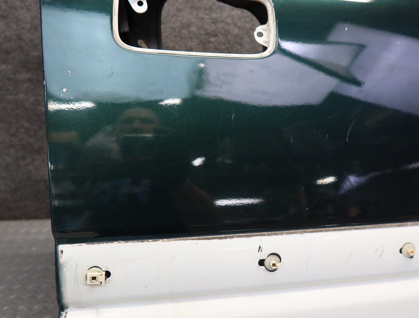 1996-1997 Lexus FZJ80L LX450 Front Right Passenger Door Shell Panel Green