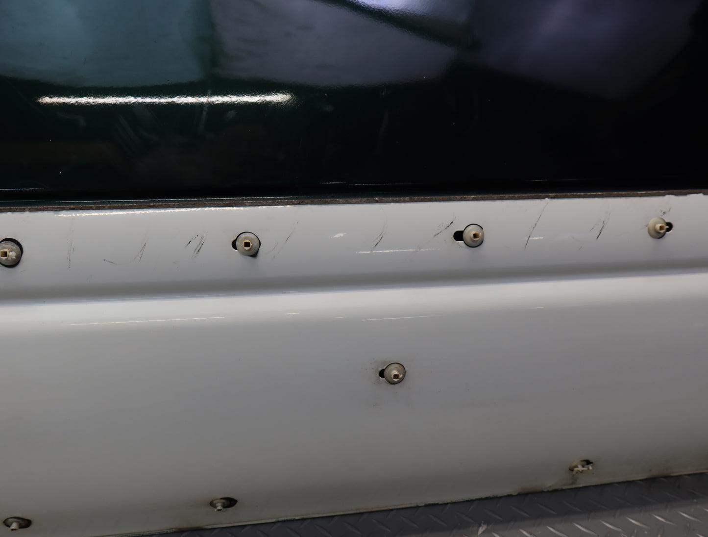 1996-1997 Lexus FZJ80L LX450 Front Right Passenger Door Shell Panel Green