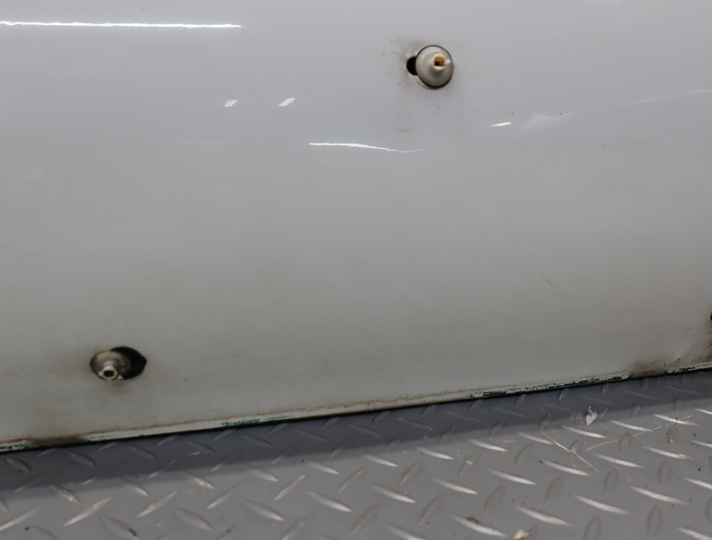1996-1997 Lexus FZJ80L LX450 Front Right Passenger Door Shell Panel Green