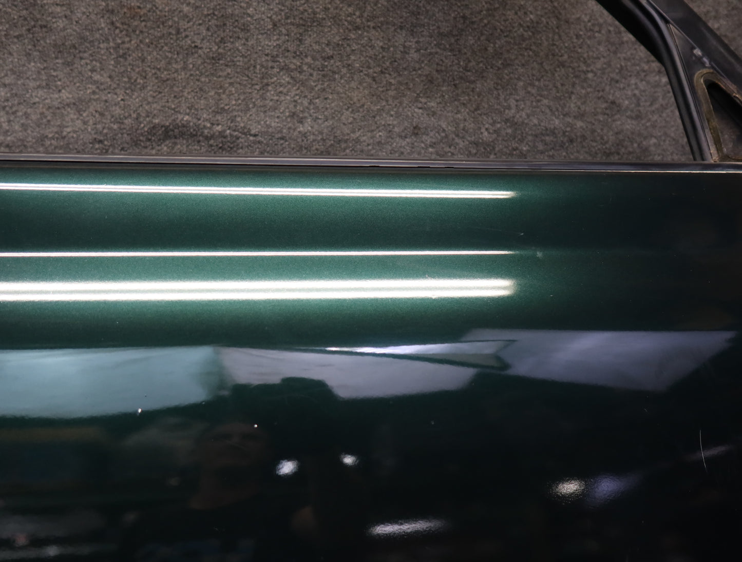 1996-1997 Lexus FZJ80L LX450 Front Right Passenger Door Shell Panel Green