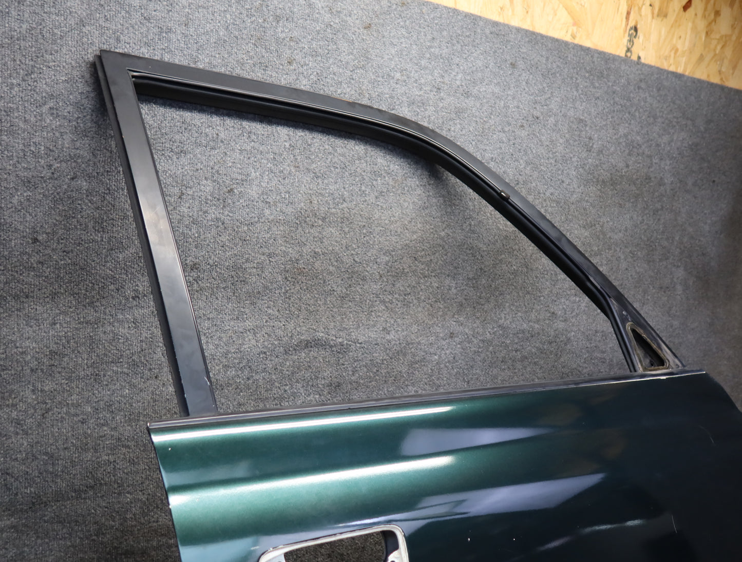 1996-1997 Lexus FZJ80L LX450 Front Right Passenger Door Shell Panel Green