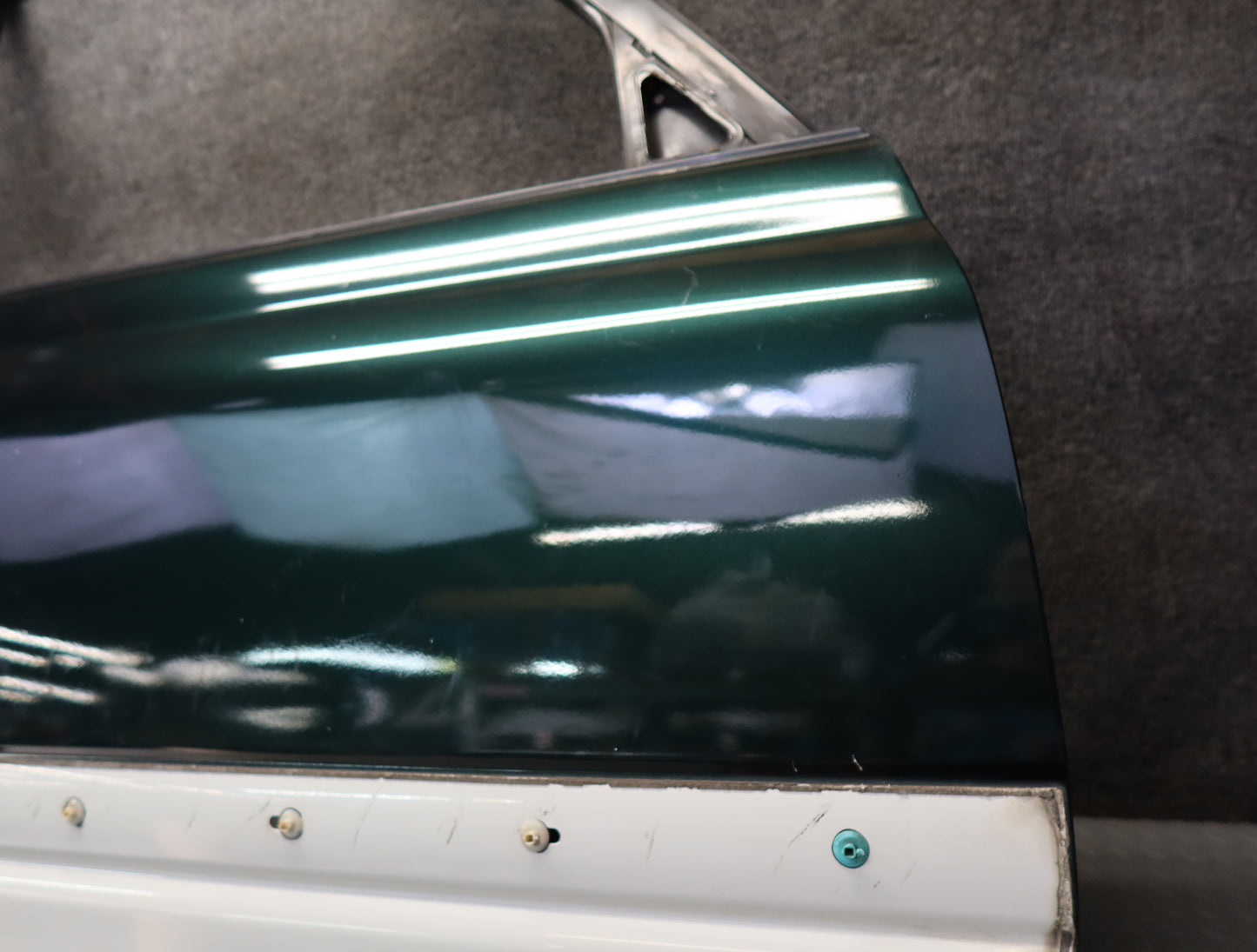 1996-1997 Lexus FZJ80L LX450 Front Right Passenger Door Shell Panel Green