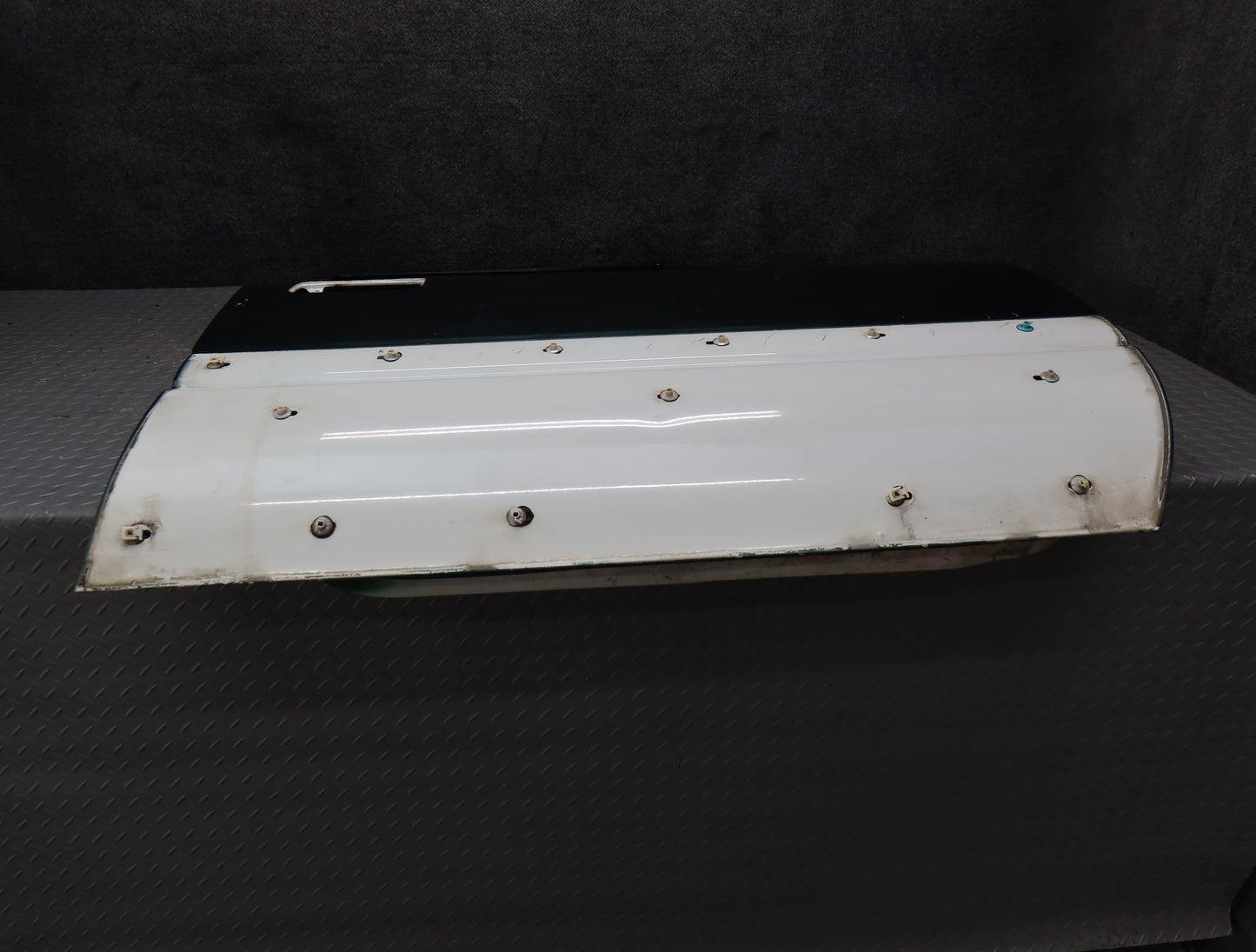1996-1997 Lexus FZJ80L LX450 Front Right Passenger Door Shell Panel Green