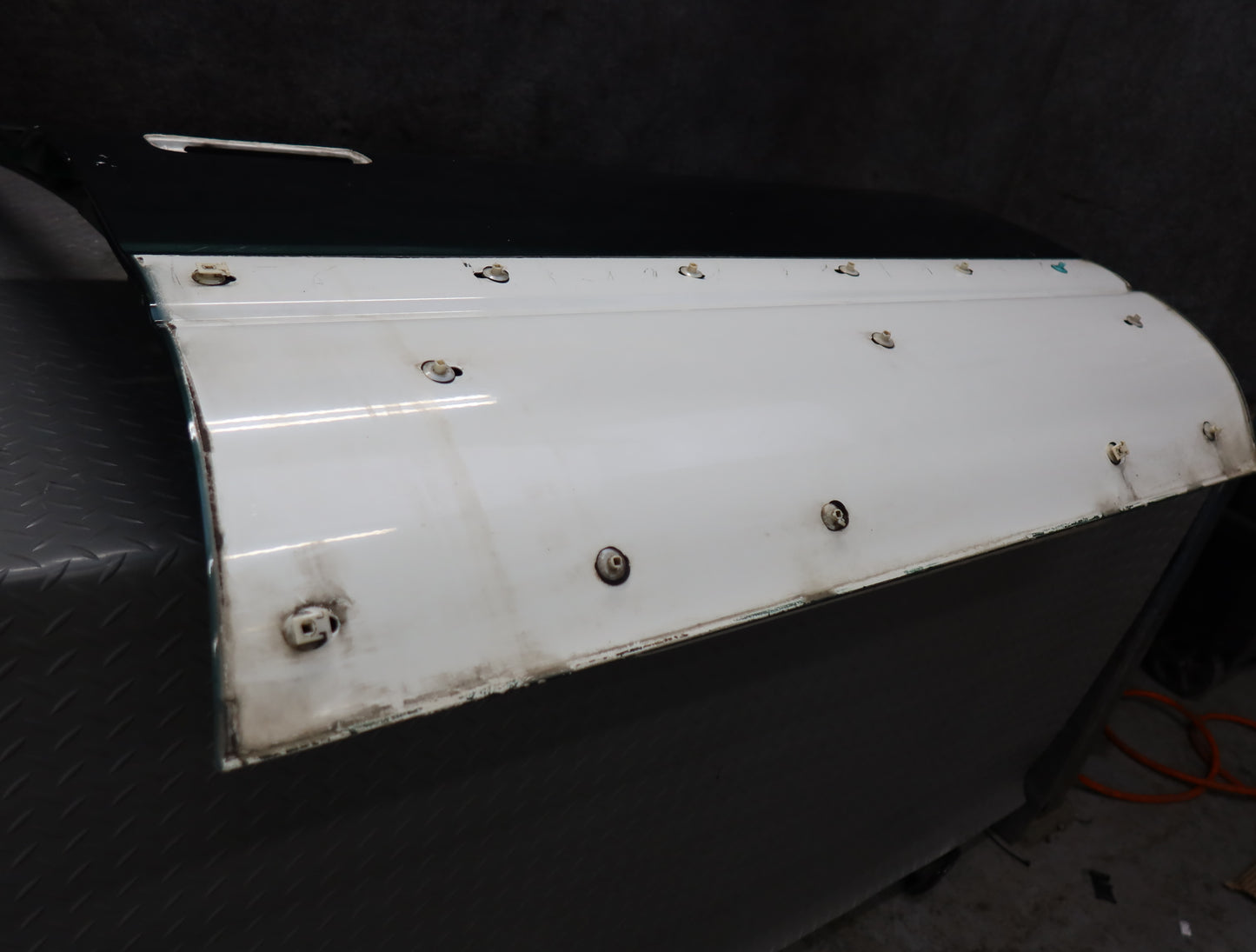 1996-1997 Lexus FZJ80L LX450 Front Right Passenger Door Shell Panel Green