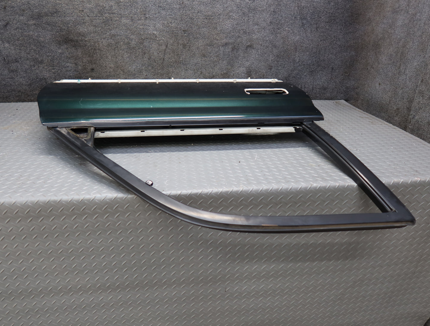 1996-1997 Lexus FZJ80L LX450 Front Right Passenger Door Shell Panel Green