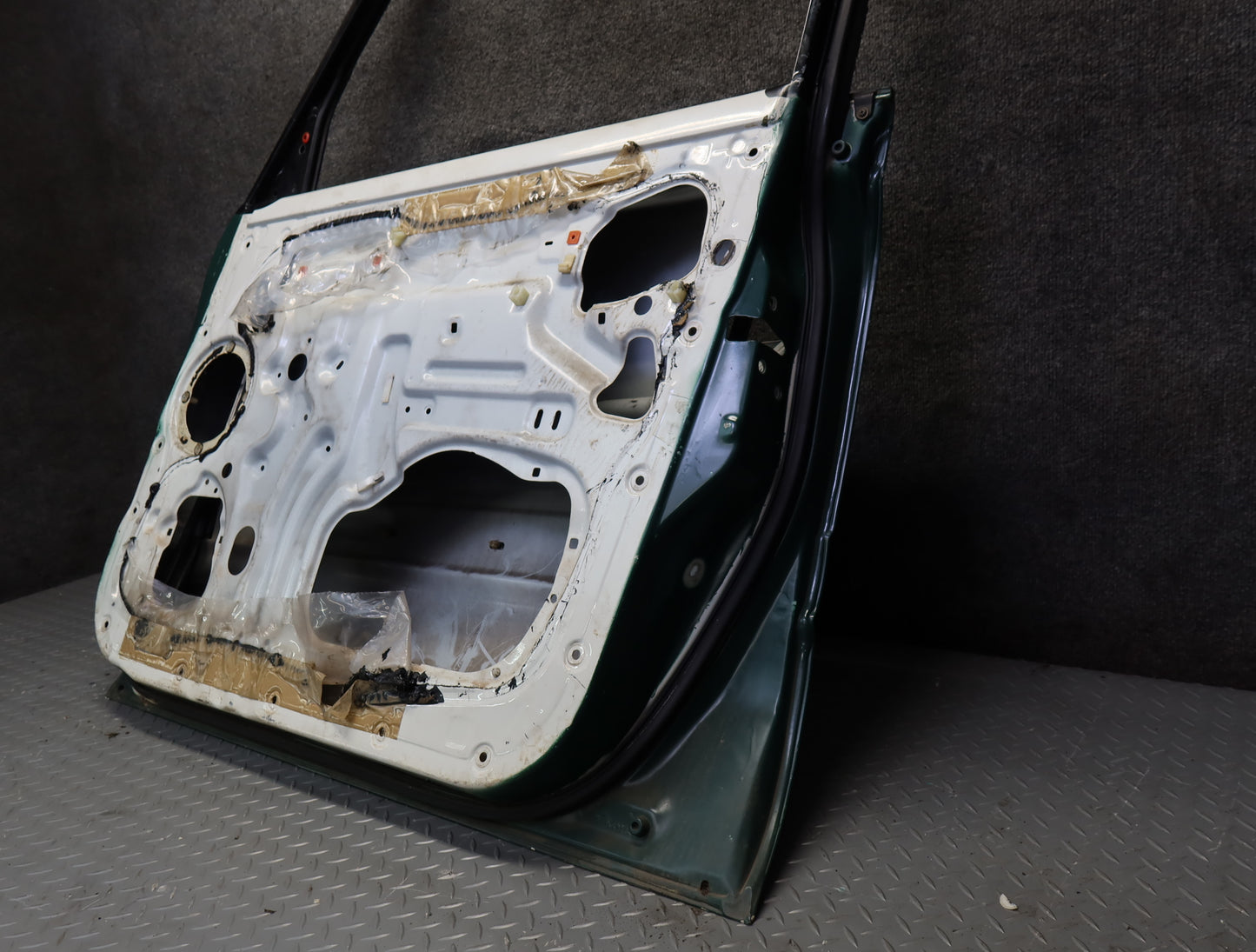 1996-1997 Lexus FZJ80L LX450 Front Right Passenger Door Shell Panel Green