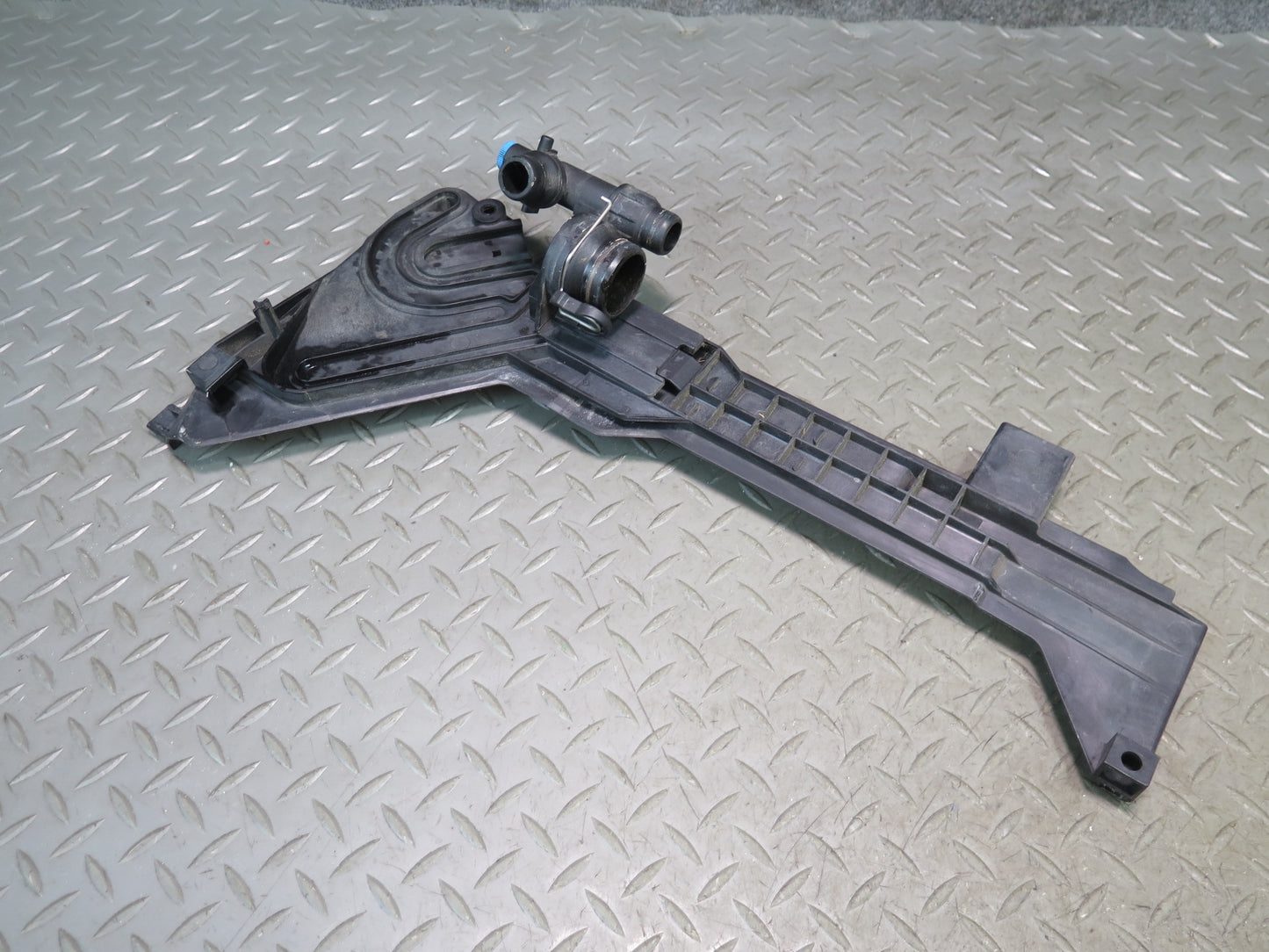 03-05 BMW Z4 E85 E86 Radiator Bracket Housing Shroud Cover Trim Set OEM