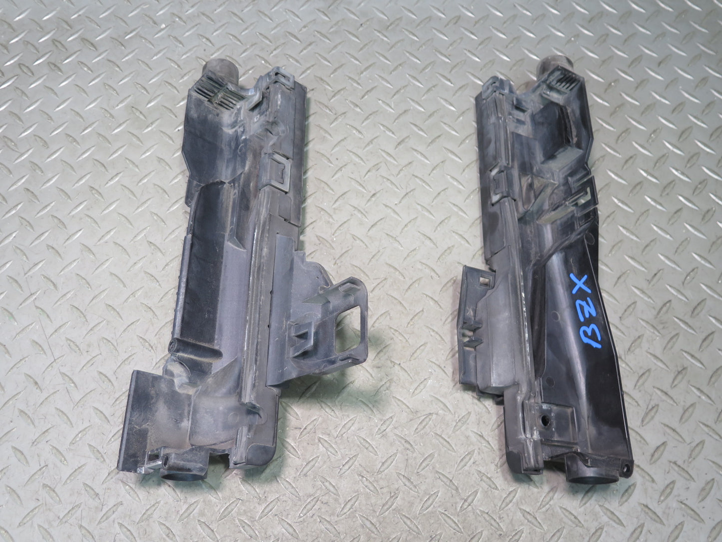 03-05 BMW Z4 E85 E86 Radiator Bracket Housing Shroud Cover Trim Set OEM