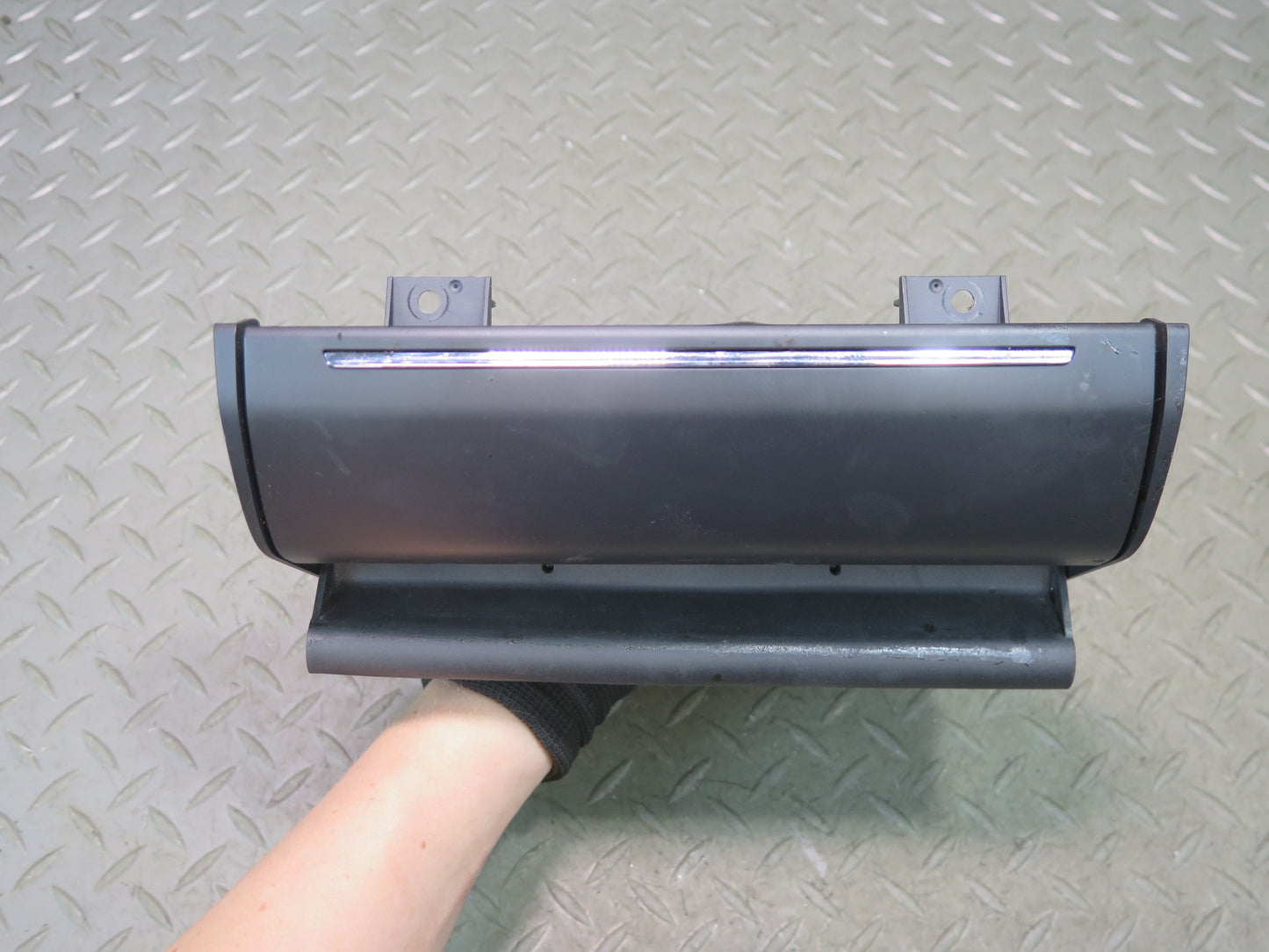 2014-2021 Maserati Quattroporte M156 Front Center Console USB AUX Storage Tray