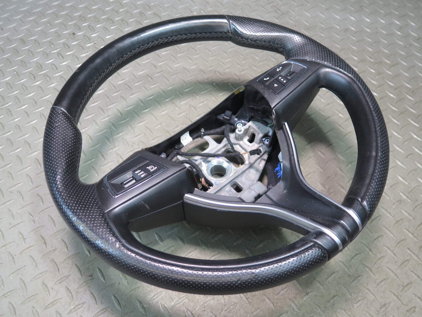 2017-2021 Maserati Quattroporte SQ4 M156 Spoke Leather Steering Black