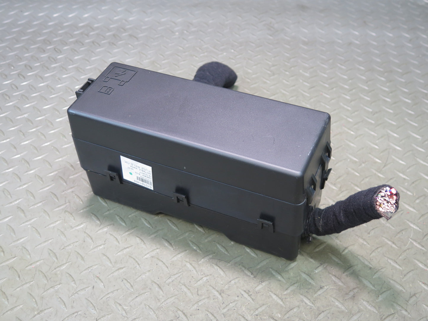 2017-2021 Maserati Quattroporte SQ4 M156 Rear Fuse Relay Junction Box