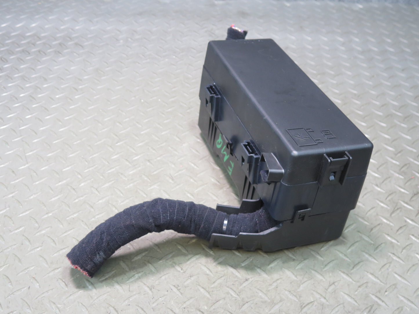 2017-2021 Maserati Quattroporte SQ4 M156 Rear Fuse Relay Junction Box