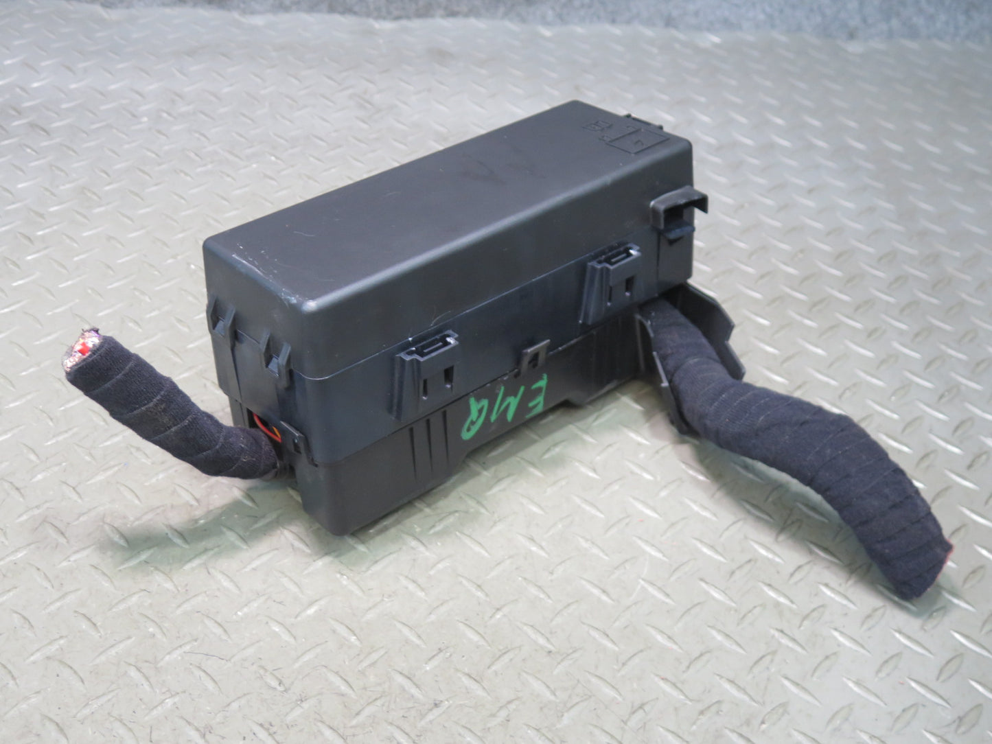 2017-2021 Maserati Quattroporte SQ4 M156 Rear Fuse Relay Junction Box