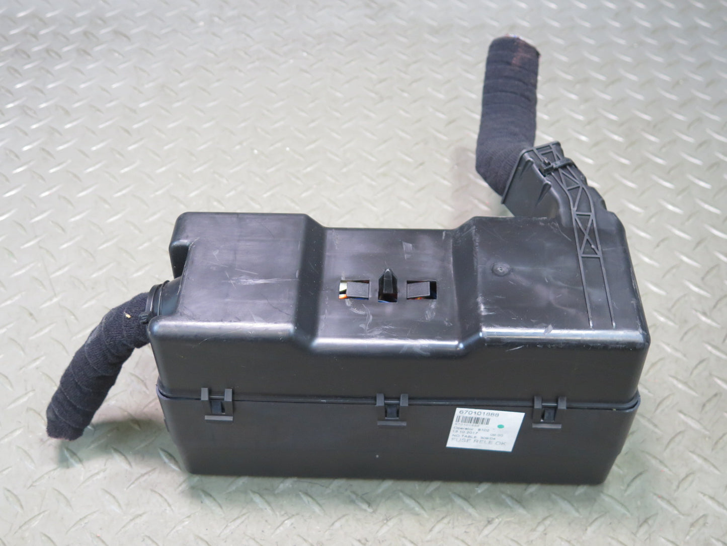 2017-2021 Maserati Quattroporte SQ4 M156 Rear Fuse Relay Junction Box