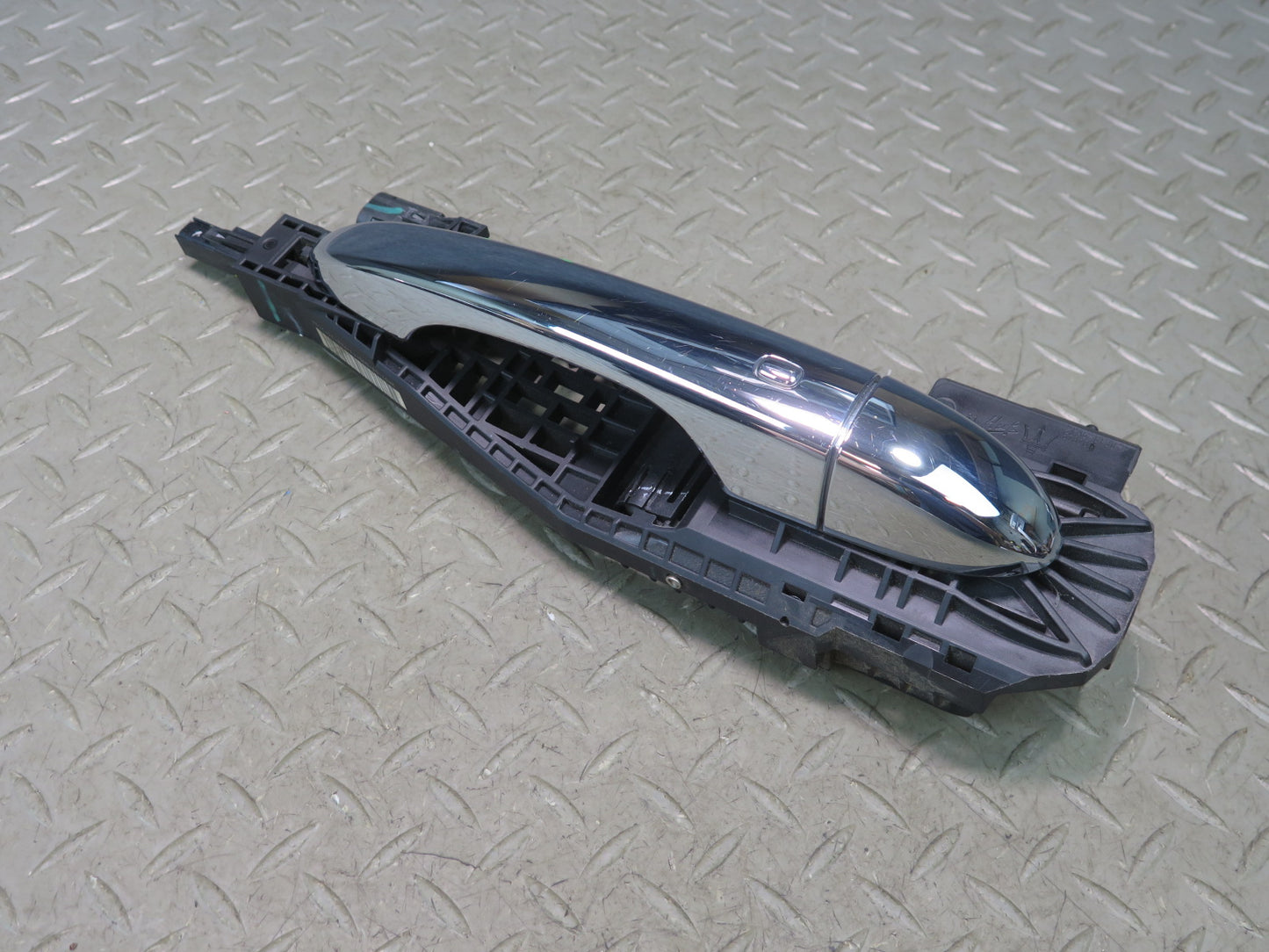 14-21 Maserati Quattroporte M156 Front Right Door Exterior Handle W/ Keyless