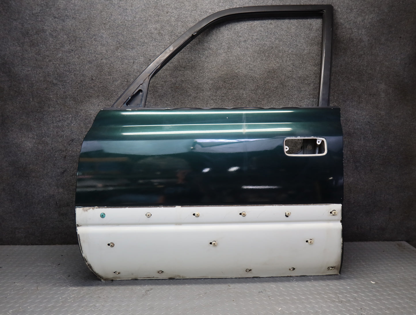 1996-1997 Lexus FZJ80L LX450 Front Left Driver Door Shell Panel Green