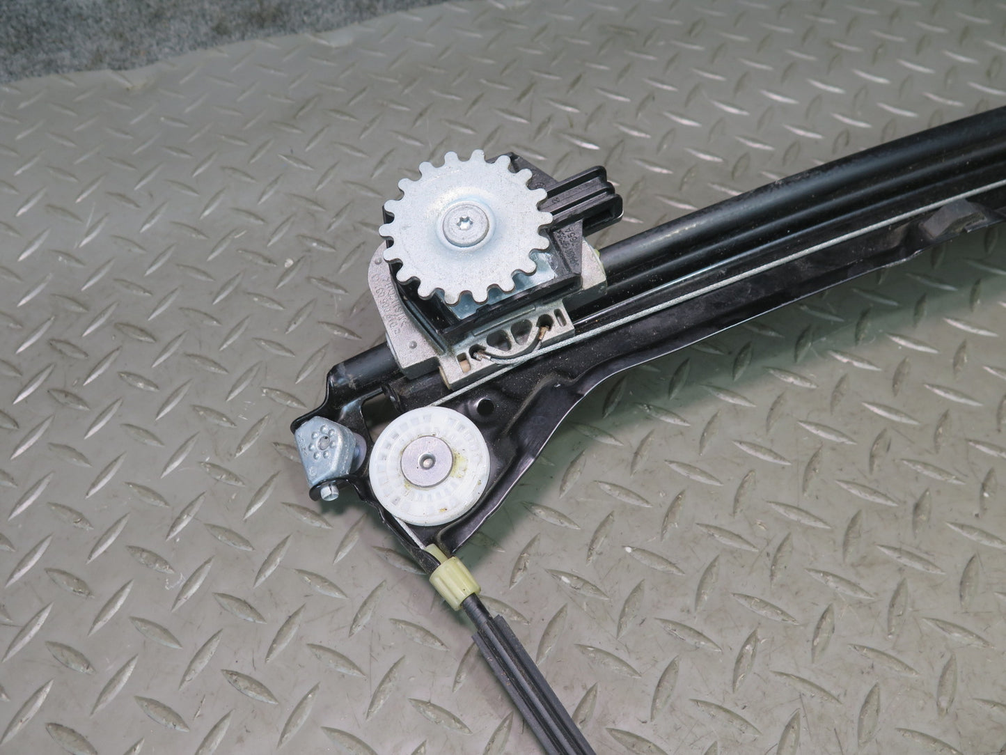 2014-2021 Maserati Quattroporte M156 Front Right Door Window Regulator W/ Motor