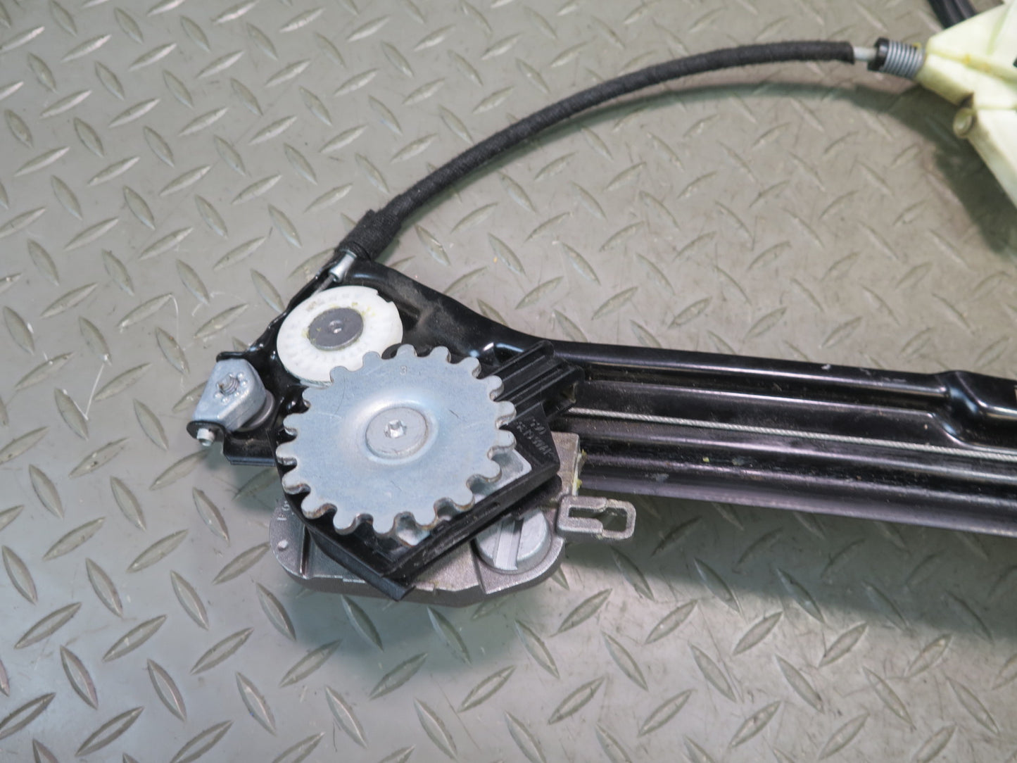 2014-2021 Maserati Quattroporte M156 Front Right Door Window Regulator W/ Motor