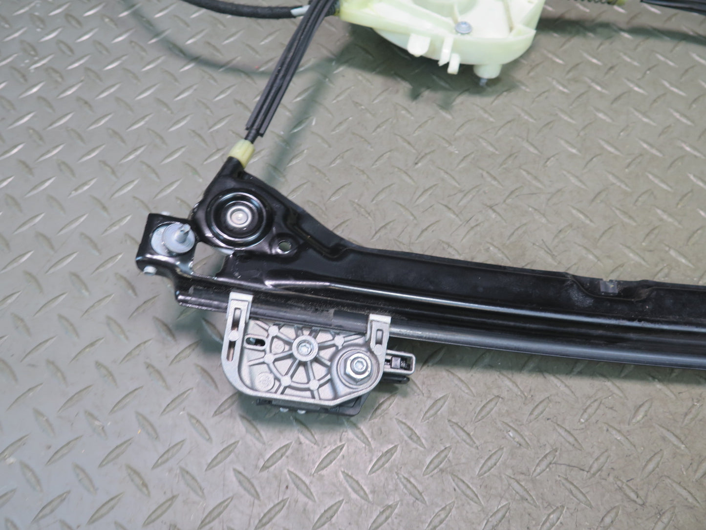 2014-2021 Maserati Quattroporte M156 Front Right Door Window Regulator W/ Motor