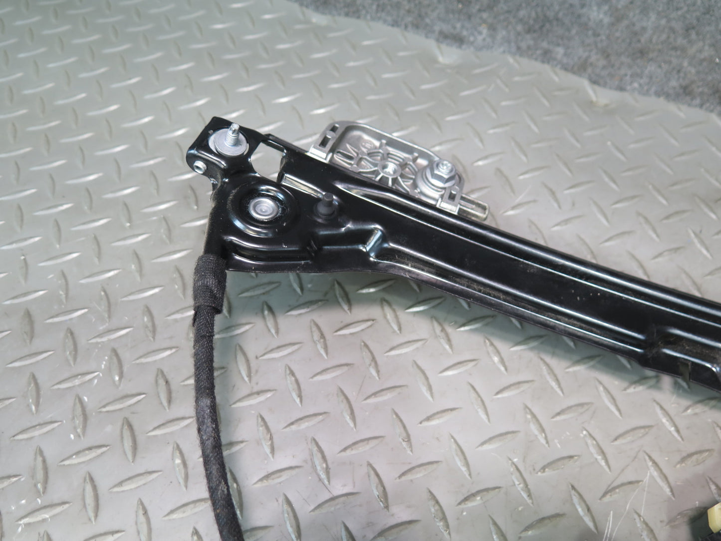 2014-2021 Maserati Quattroporte M156 Front Right Door Window Regulator W/ Motor