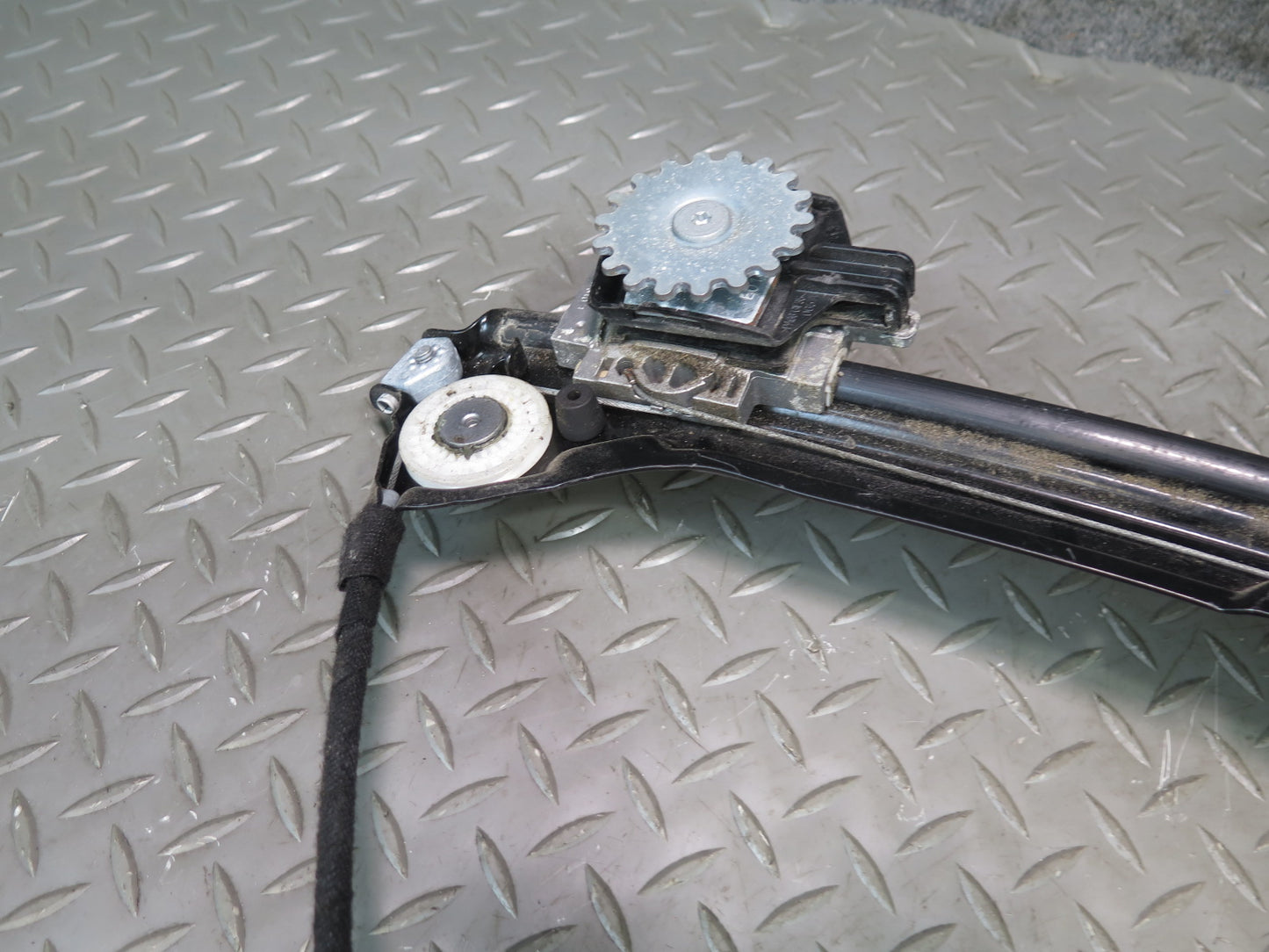 2014-2021 Maserati Quattroporte M156 Front Left Door Window Regulator W/ Motor