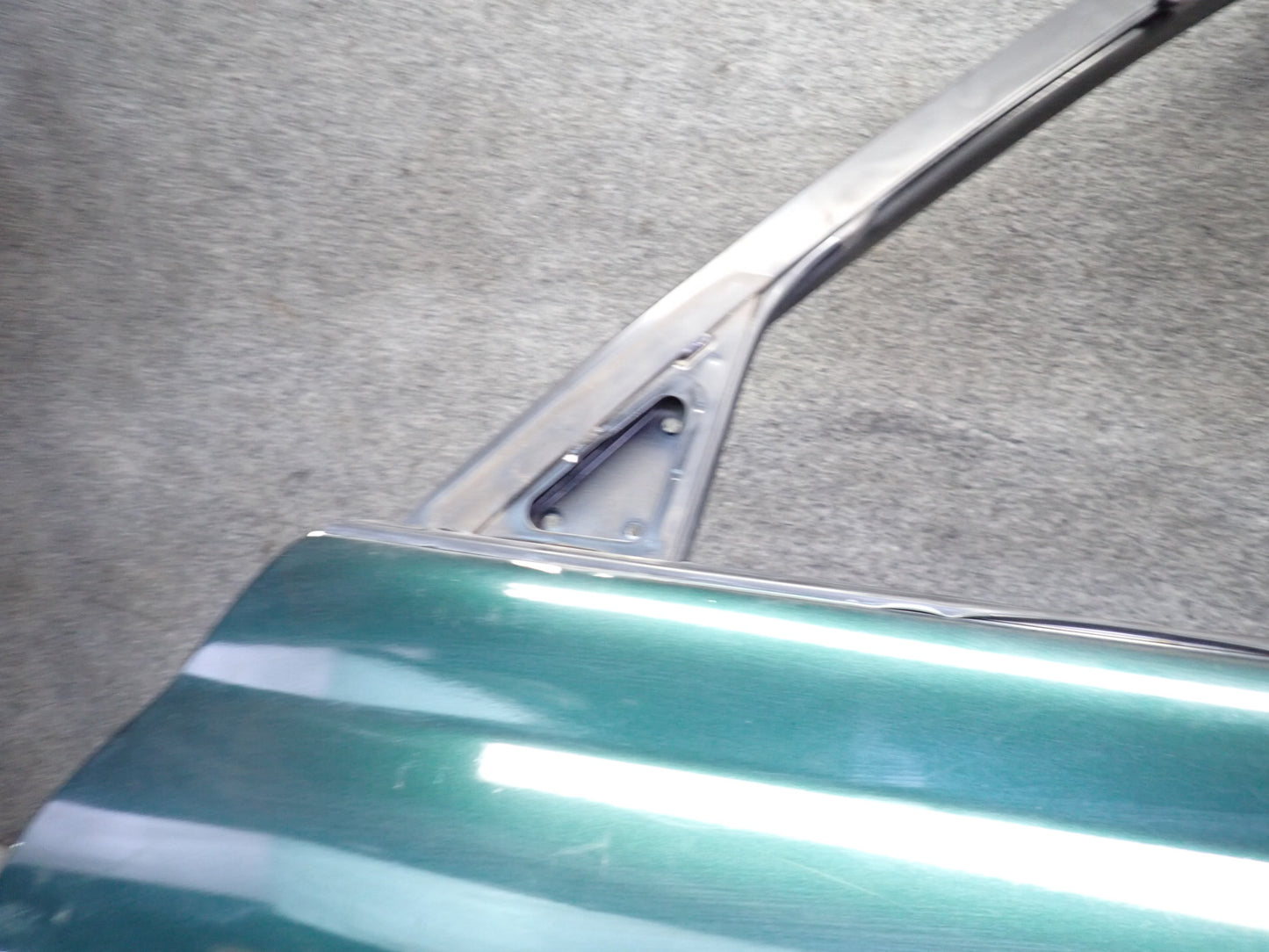 1996-1997 Lexus FZJ80L LX450 Front Left Driver Door Shell Panel Green