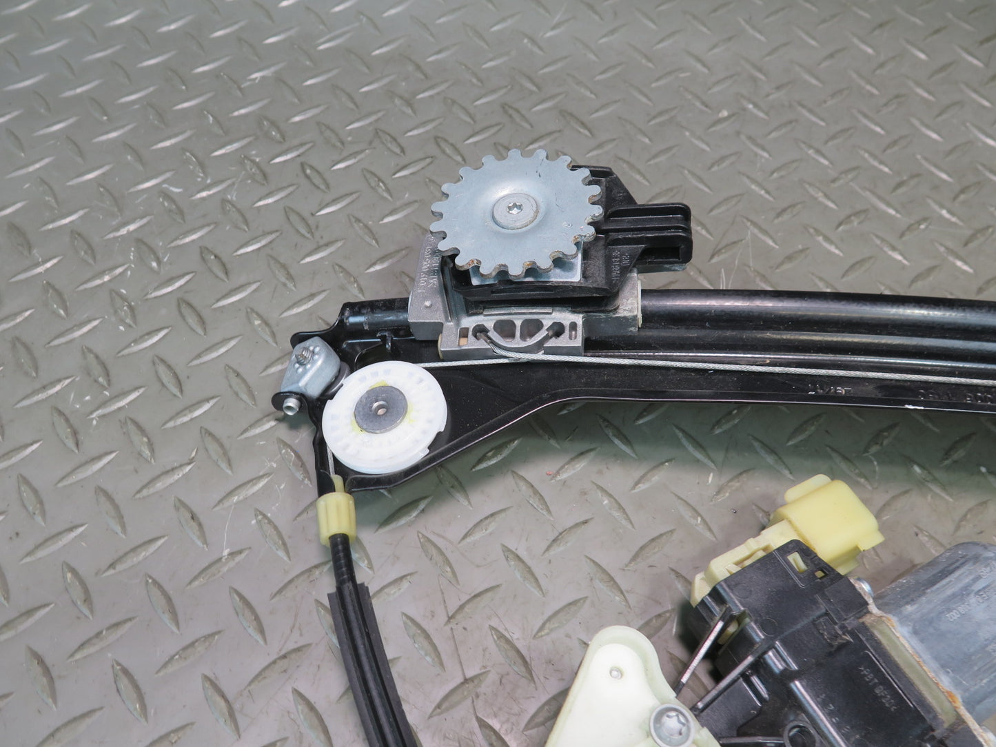 2014-2021 Maserati Quattroporte M156 Rear Right Door Window Regulator W/ Motor