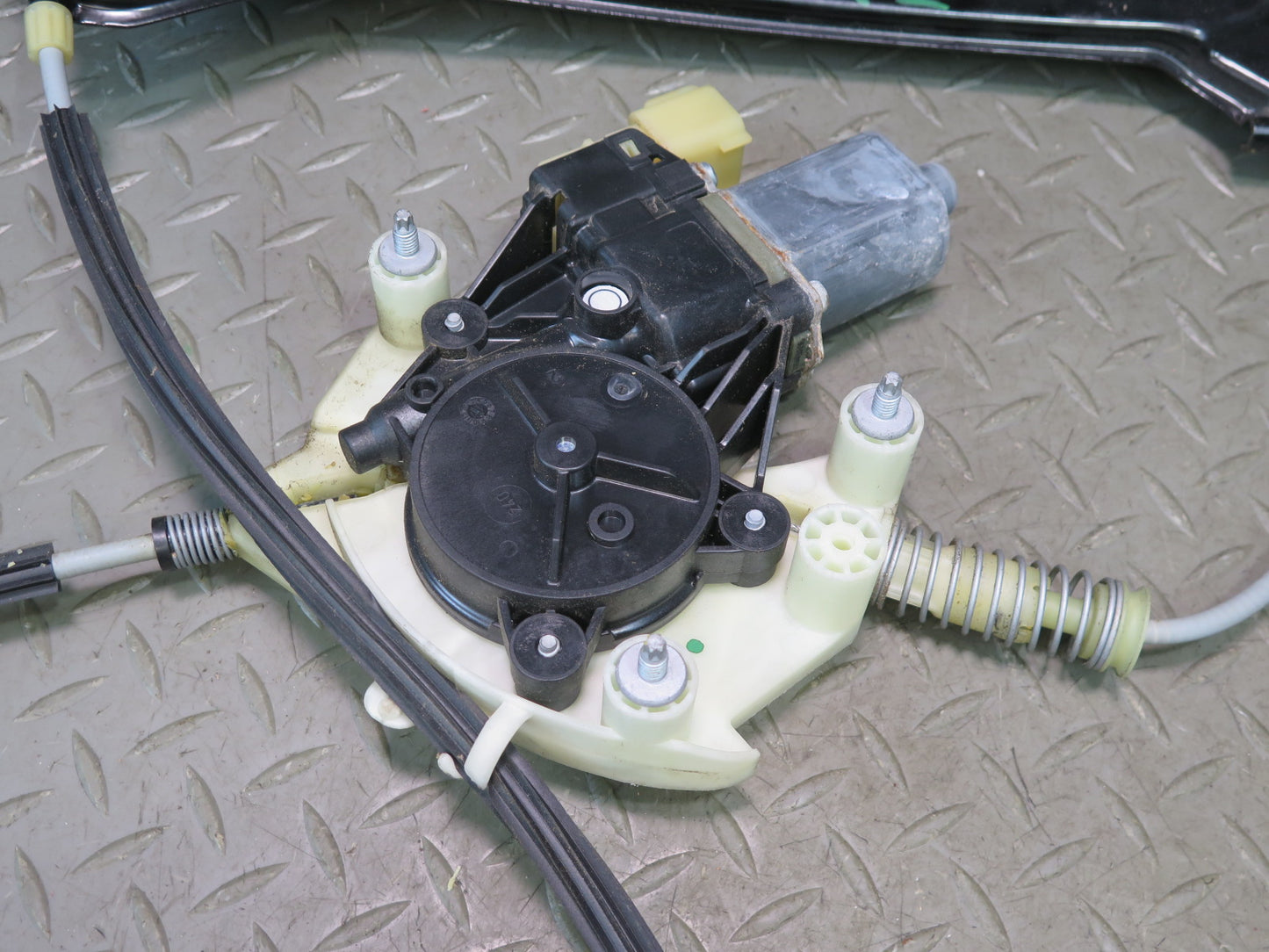 2014-2021 Maserati Quattroporte M156 Rear Left Door Window Regulator W/ Motor