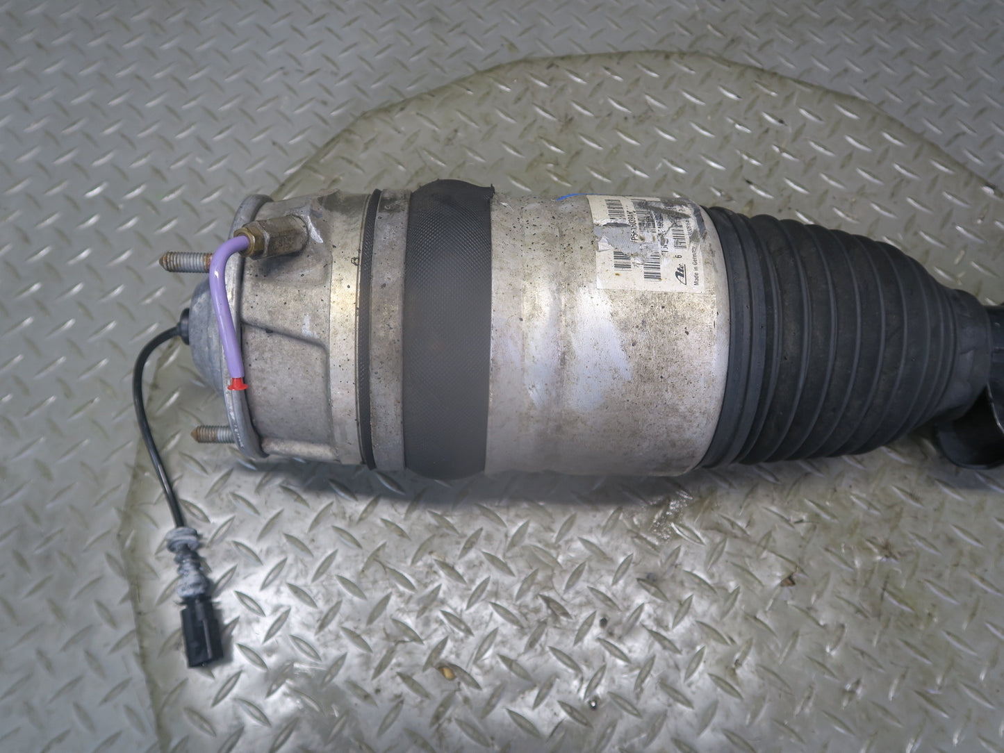 13-14 Porsche Cayenne 958 GTS Front Left Air Shock Strut Absorber 7P5616039AH