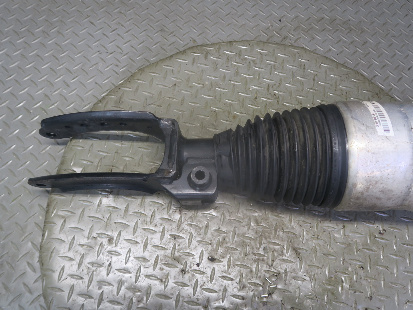 13-14 Porsche Cayenne 958 GTS Front Left Air Shock Strut Absorber 7P5616039AH