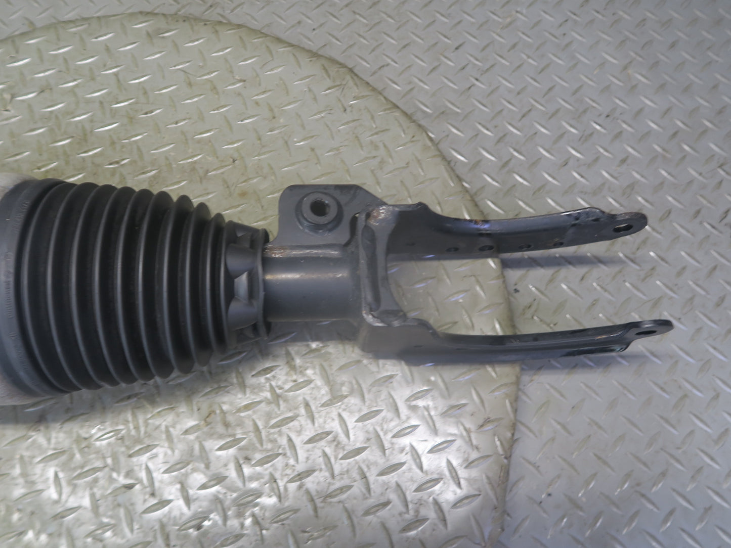 13-14 Porsche Cayenne 958 GTS Front Right Air Shock Strut Absorber 7P5616040AH