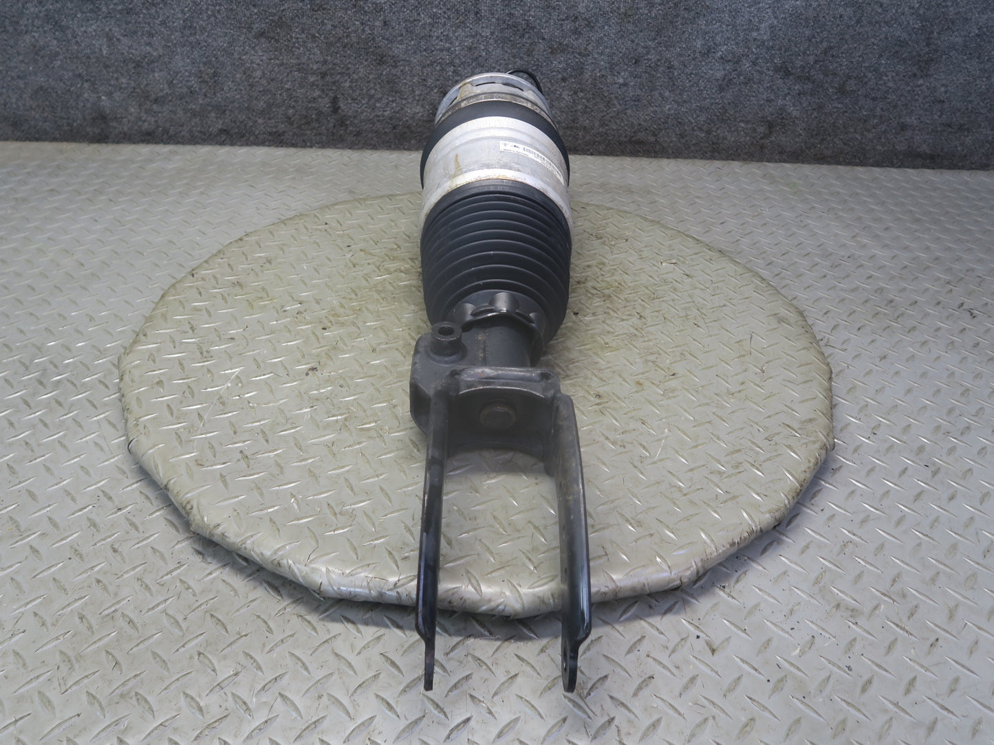 13-14 Porsche Cayenne 958 GTS Front Right Air Shock Strut Absorber 7P5616040AH