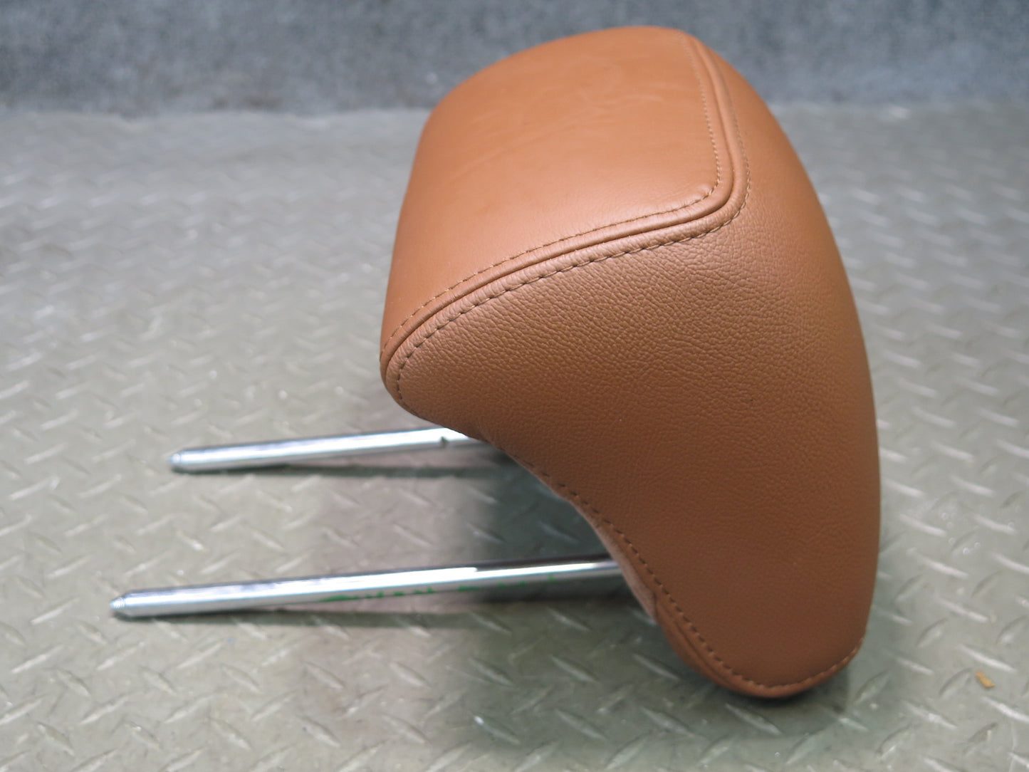 2014-2021 Maserati Quattroporte M156 Rear Seat Center Headrest