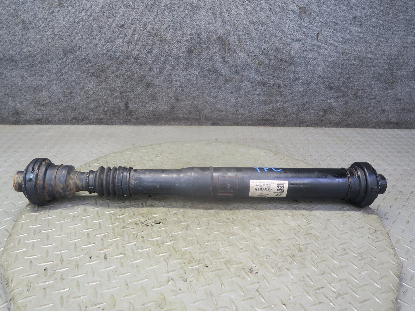 2011-2018 Porsche Cayenne 958 4.8L Front Driveshaft Drive Shaft 7P0521101M