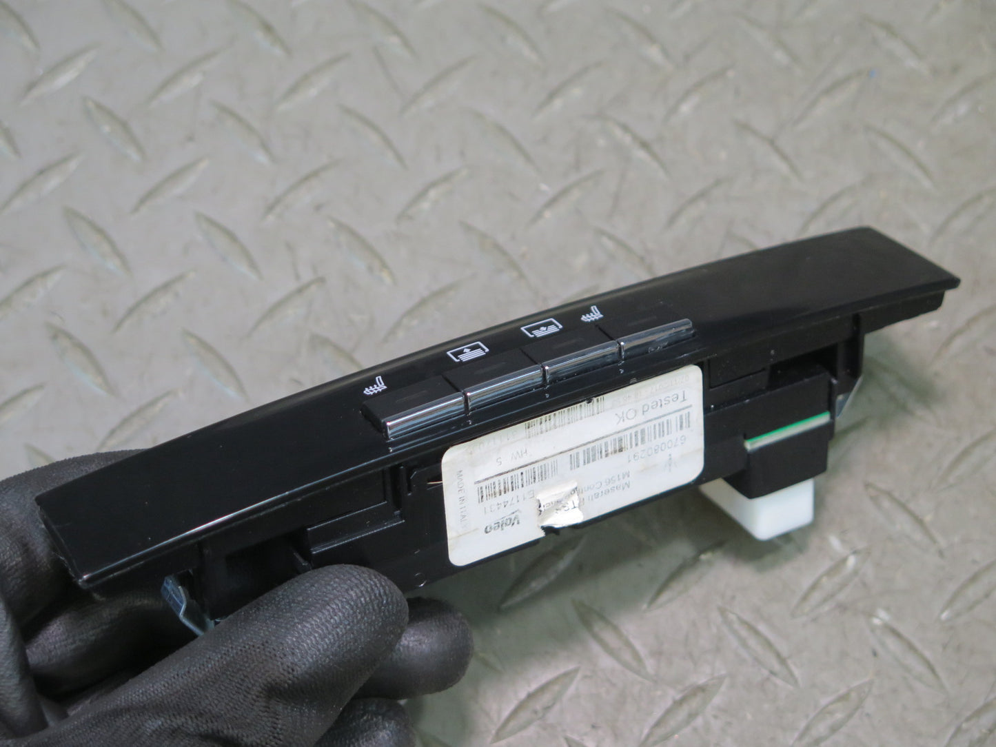 2017-2021 Maserati Quattroporte M156 Rear Sundshade Heated Seat Switch Panel